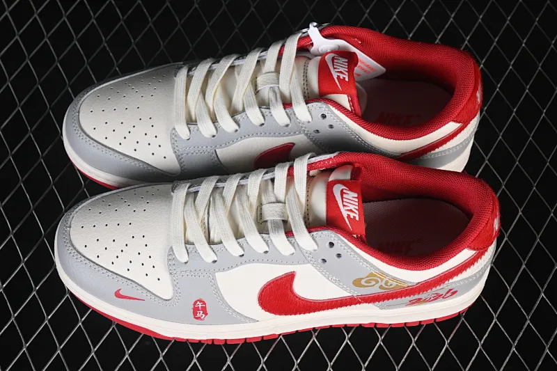 All categories Nk SB Dunk Series Nk SB Dunk Low High-end customized low-top sneakers Nike SB Dunk Low Limited to the Year of the Horse High-end customized low-top casual skateboard shoes MZ9588-852